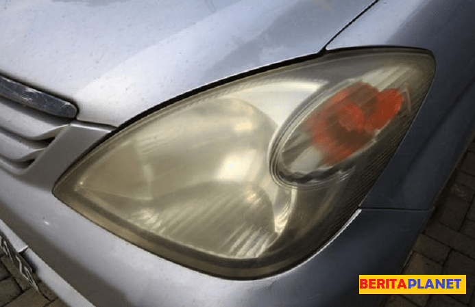 Pahami penyebab dan solusi mika untuk lampu depan mobil
